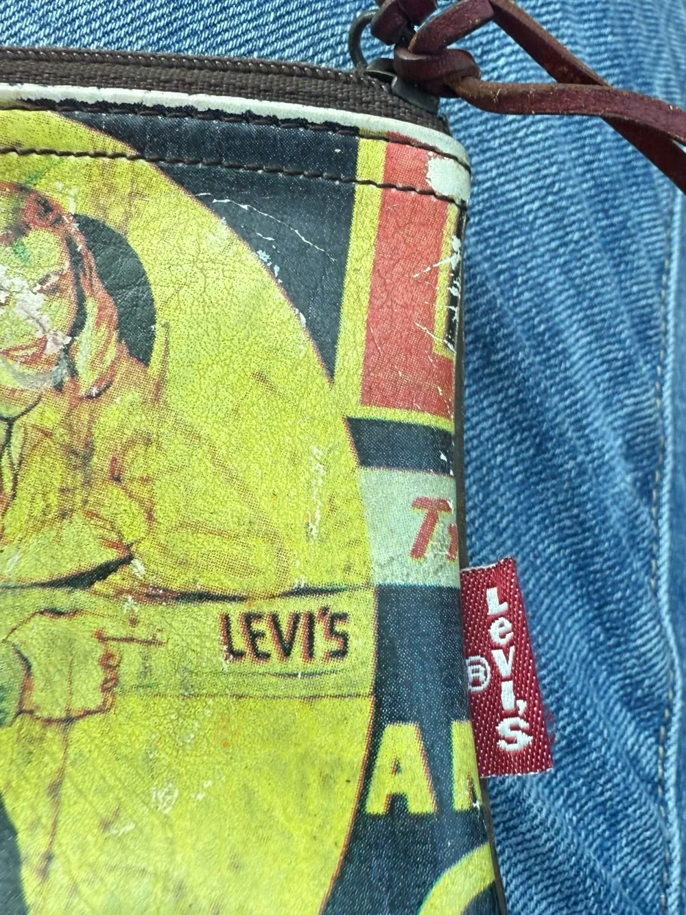 Levi’s Genuine Leather Red Tab Graphic Zip Wristlet / Coin Wallet